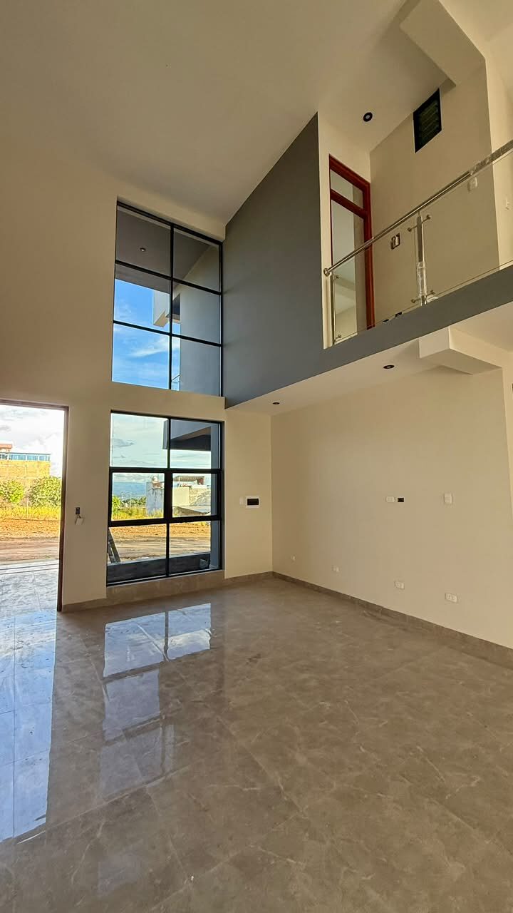 Casa frente a oficina Proyecto Huallaga 232 m²