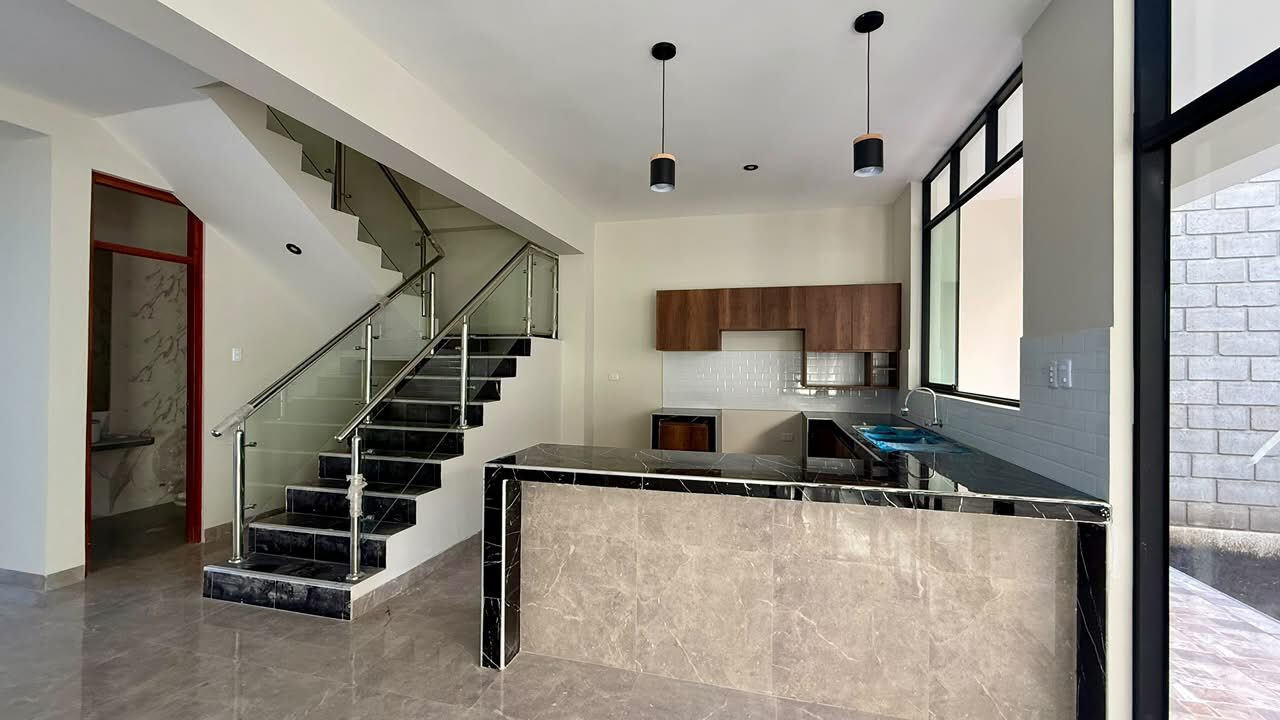 Casa frente a oficina Proyecto Huallaga 232 m²