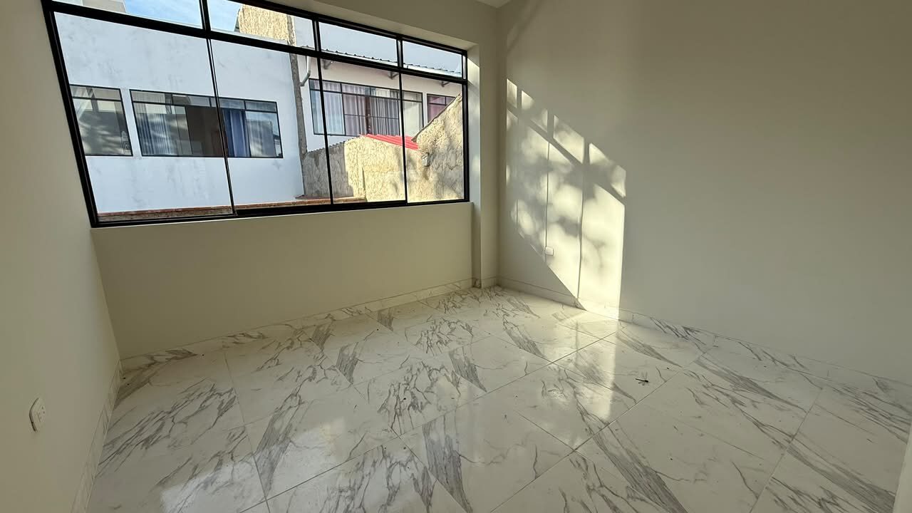 Casa frente a oficina Proyecto Huallaga 232 m²
