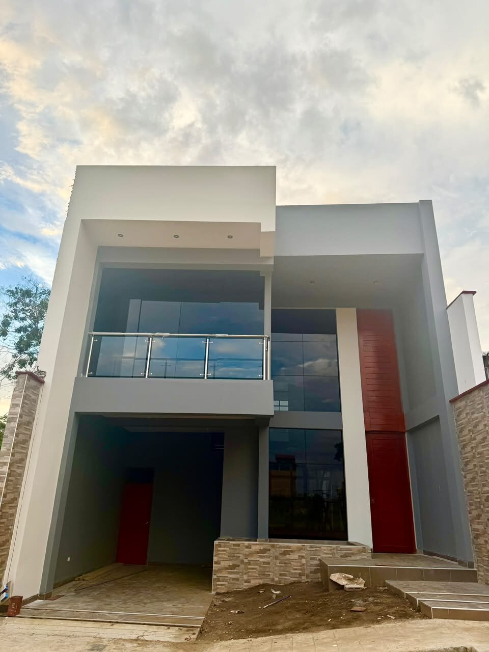 Casa frente a oficina Proyecto Huallaga 232 m²