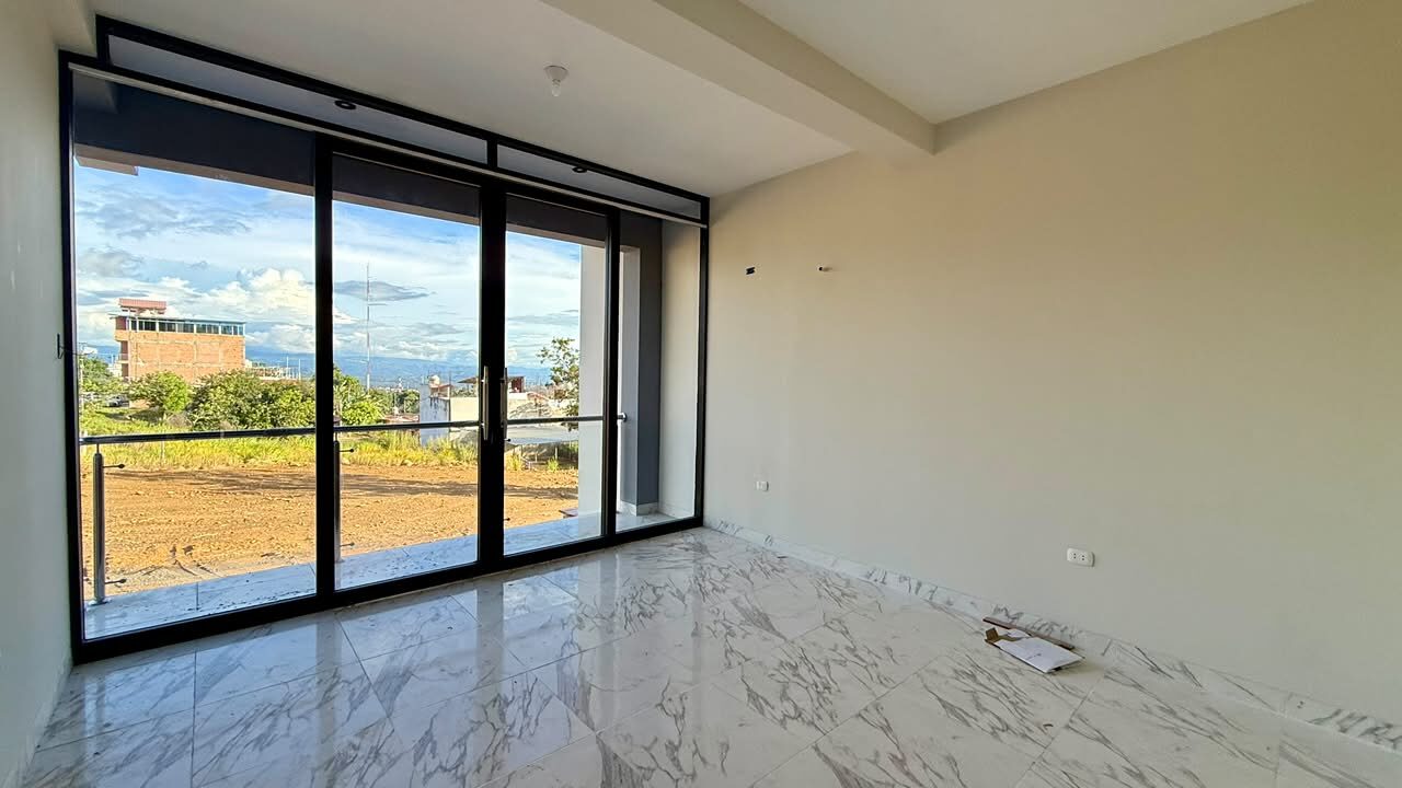 Casa frente a oficina Proyecto Huallaga 232 m²