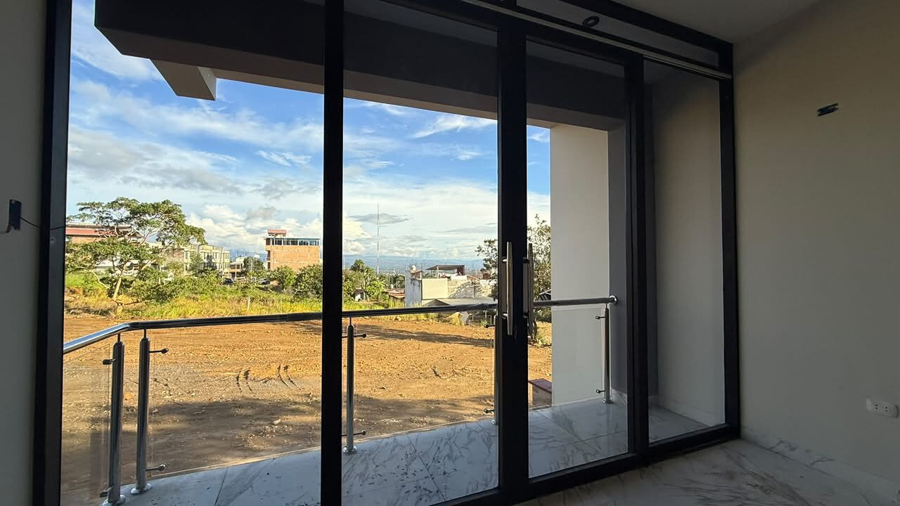 Casa frente a oficina Proyecto Huallaga 232 m²