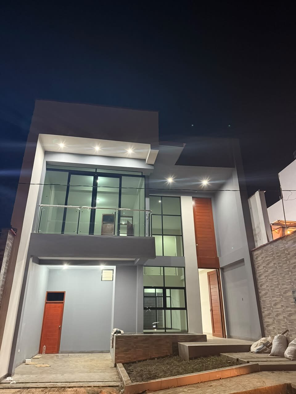 Casa frente a oficina Proyecto Huallaga 232 m²